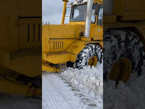 #кировец съехал с дороги #русский танк застрял #север
