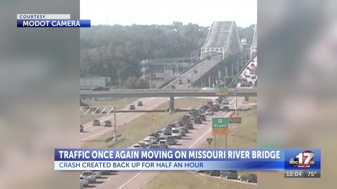 Missouri River Bridge open after traffic back up for crash - YouTube