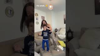 His Smell👶 Resimi