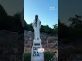 Poškodovali Marijin kip in zažgali oltar