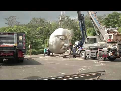 Top Tự Do | Bức tượng phật nghìn tay được lắp ráp bằng chiếc cần cẩu siêu lớn