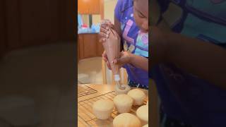 First Time Piping Cupcakes | Homemade Whipped Frosting | bakingadventures familyfun
