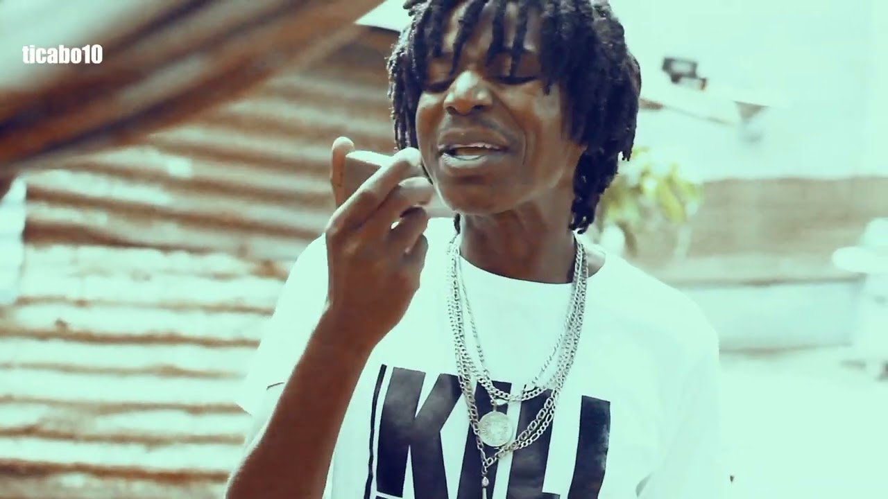 A interesseira Trocou igreja por 7 de abril