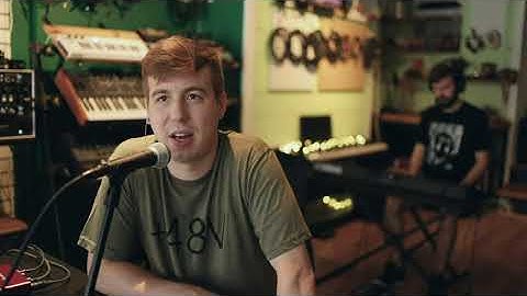 Synchronous Learning Wireless Microphone and Instrument Audio Setup for Hybrid Classroom Teaching