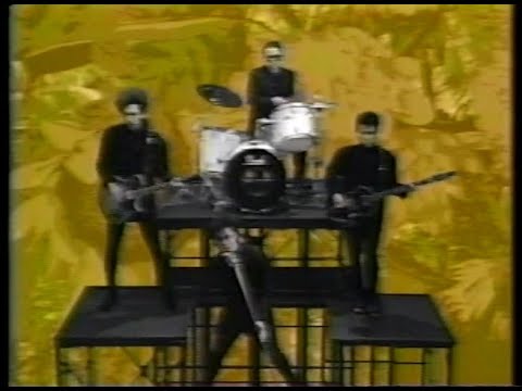 BOØWY   B･BLUE  公式PV　BOOWY 氷室 布袋 高橋まこと 松井恒松