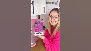 Want to learn how to make this cake in person? Come to Dublin for a Class! Book at sugarsisters.ie