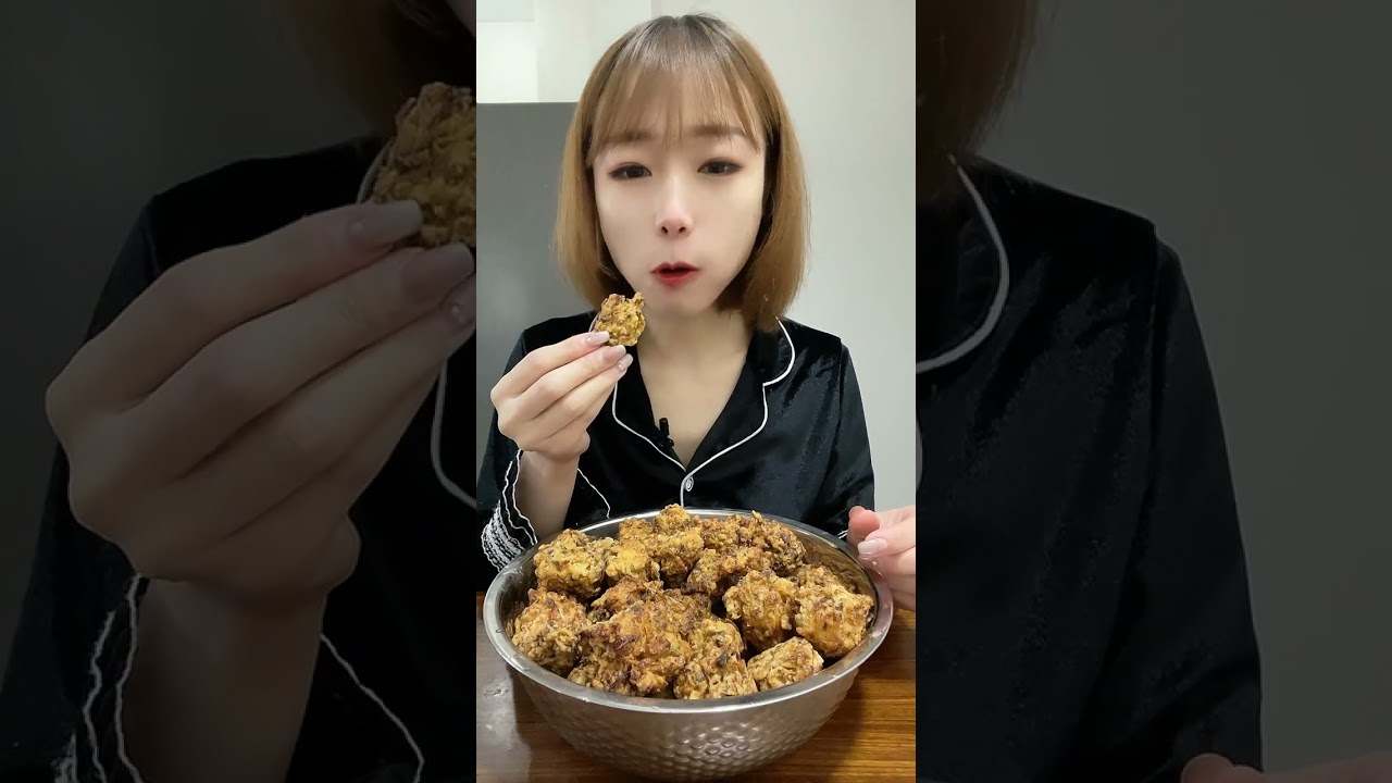 ASMR Spicy Noodle @Roasted Shrimps Food Eating @a cookies fortune 