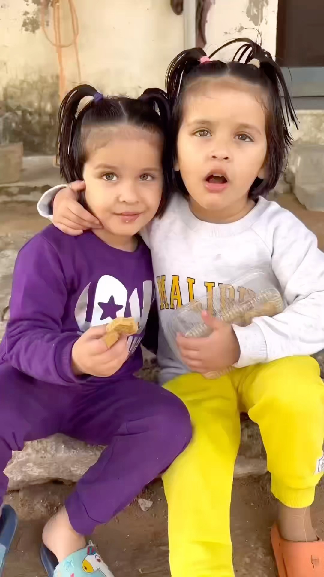 Akshita ne vedika ke liye kiya chori