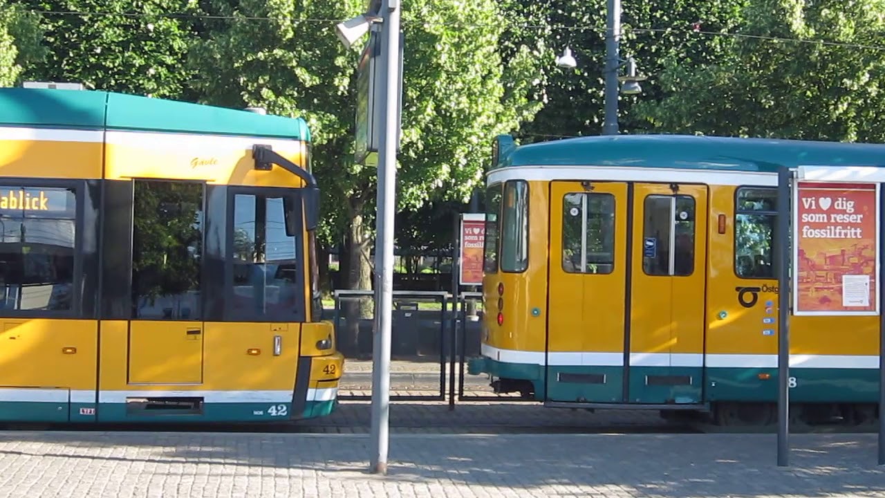 Norrköping: Norra Promenaden (Centralstation). Trams no. 37, 42, bus no. 7016