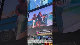 Videoclipe de “Nem Me Beijou” na Times Square em NYC.