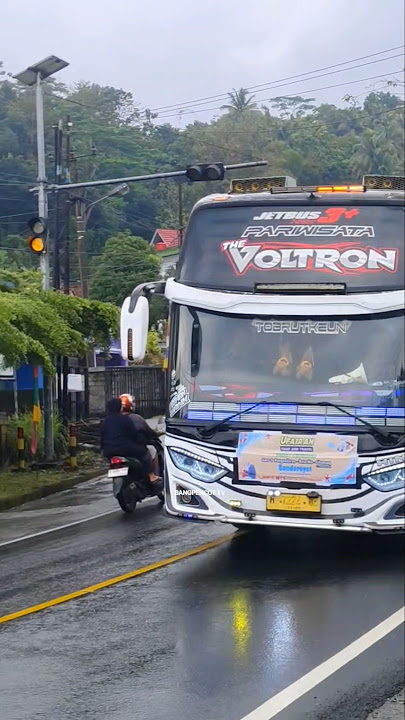 Bus Basuri QQ TRANS Voltron #qqtrans #voltron #telolet #basuri