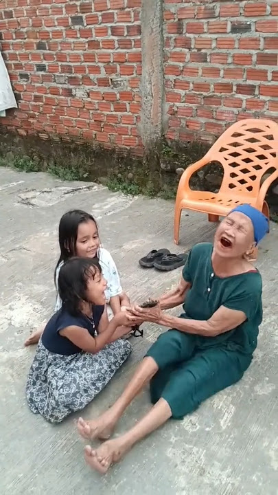 ketika cucu dan nenek rebutan hp ‼️‼️‼️ #hp #cucu #nenek