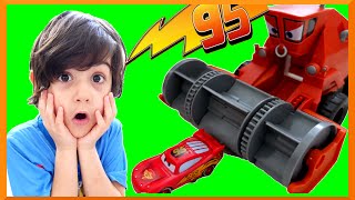 Disney Cars Toys Color Changers Frank Eating Lightning McQueen Awesome Toys Collectors