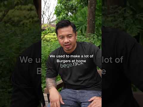 Local halal hawker sells burgers and putu piring 8dayseat halal burger foodie
