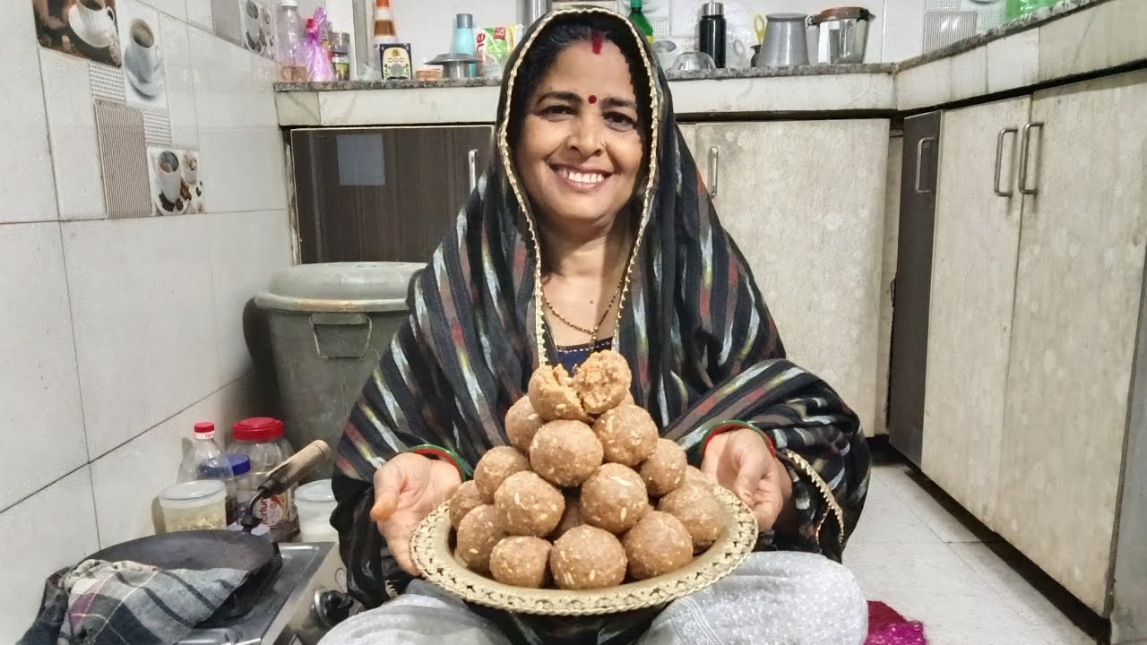 देसी घी और ड्राई फ्रूट्स के लडडू पढ़ने वाले बच्चों के लिए जरूर बनाए |dry fruits kr laddu kase bnaye|