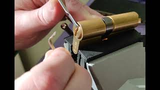 Opening the Iseo F5 lock (English profile). Вскрытие замка Iseo f5 (английский профиль)