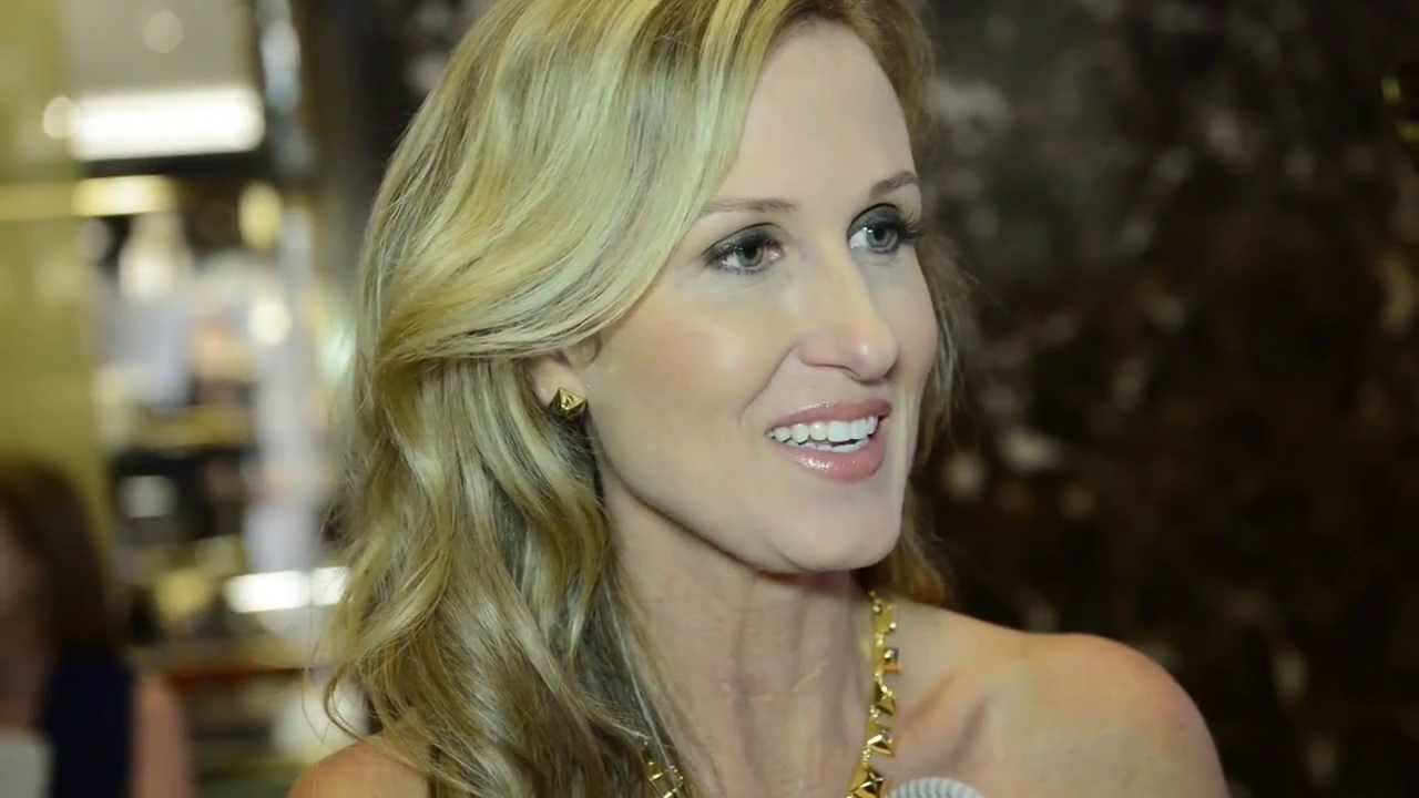 Korie Robertson, of 'Duck Dynasty', stopped on the red carpet to ...