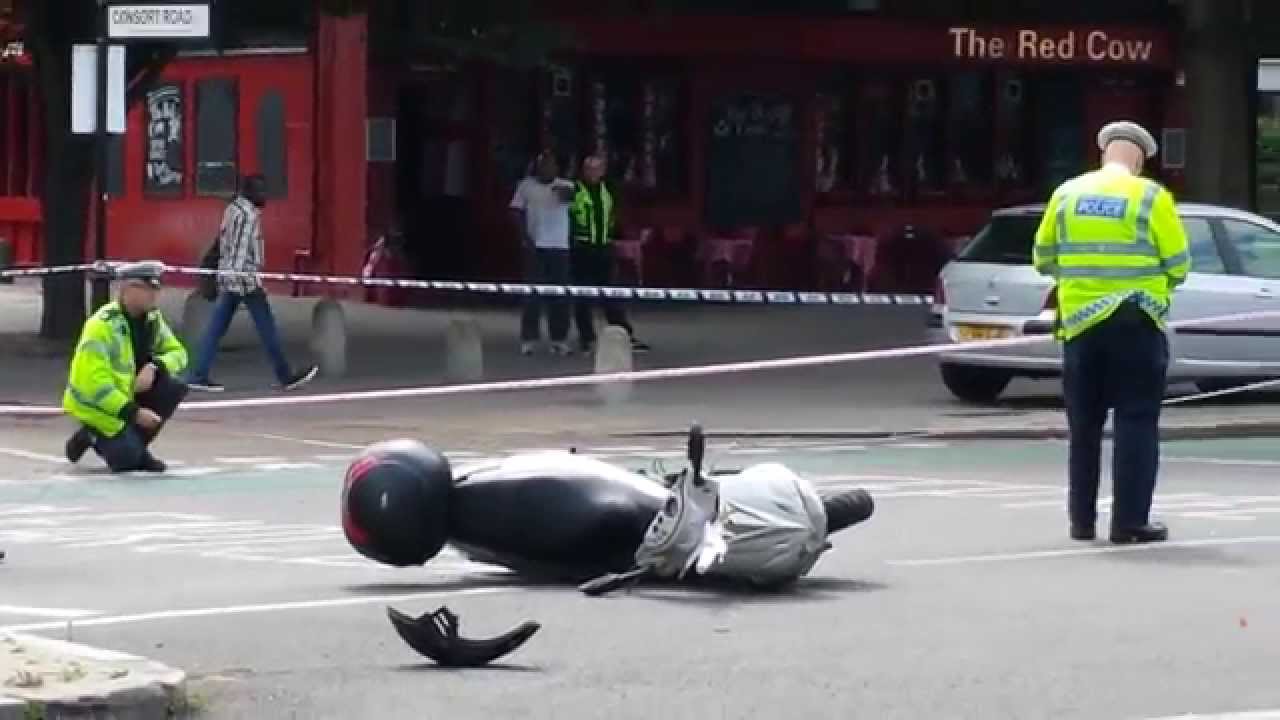 Peckham Road Traffic Accident (pt 1)19.08.2014 YouTube
