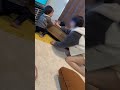 黄色の櫛で遊ぶ息子👶