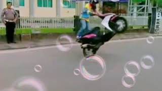 Akrobat sepeda motor