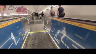 COULOIR DU METRO DE PARIS