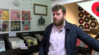 Yvelines | Versailles : Un disquaire chez les antiquaires