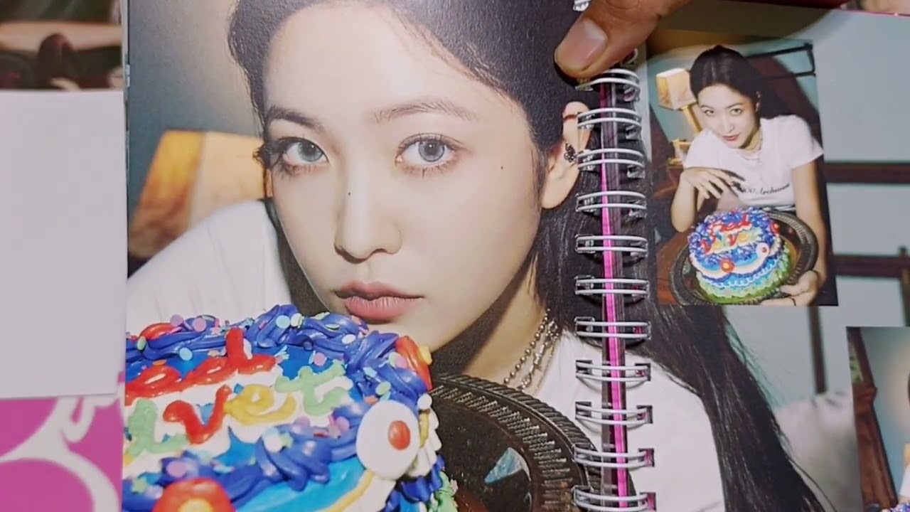 Unboxing album Red Velvet Birthday