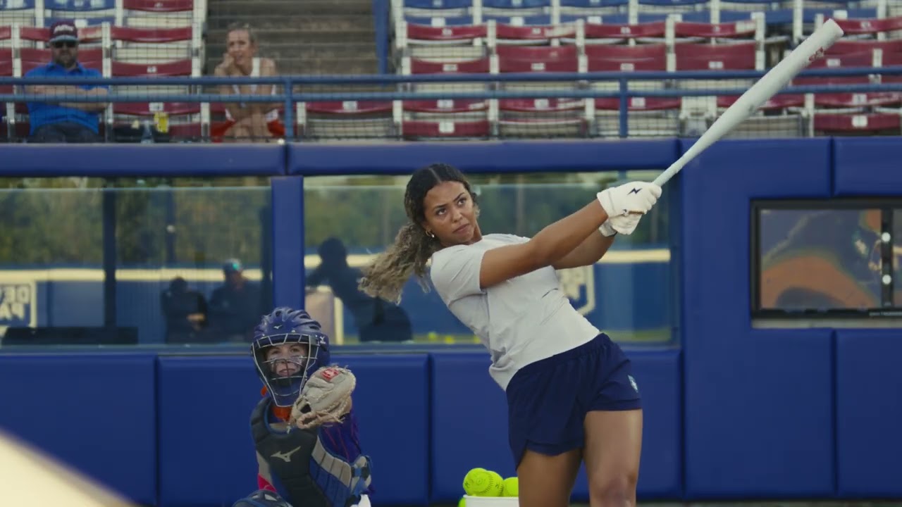 Hitting with the Easton Ghost Unlimited 2025 | GameChanger Bat Lab