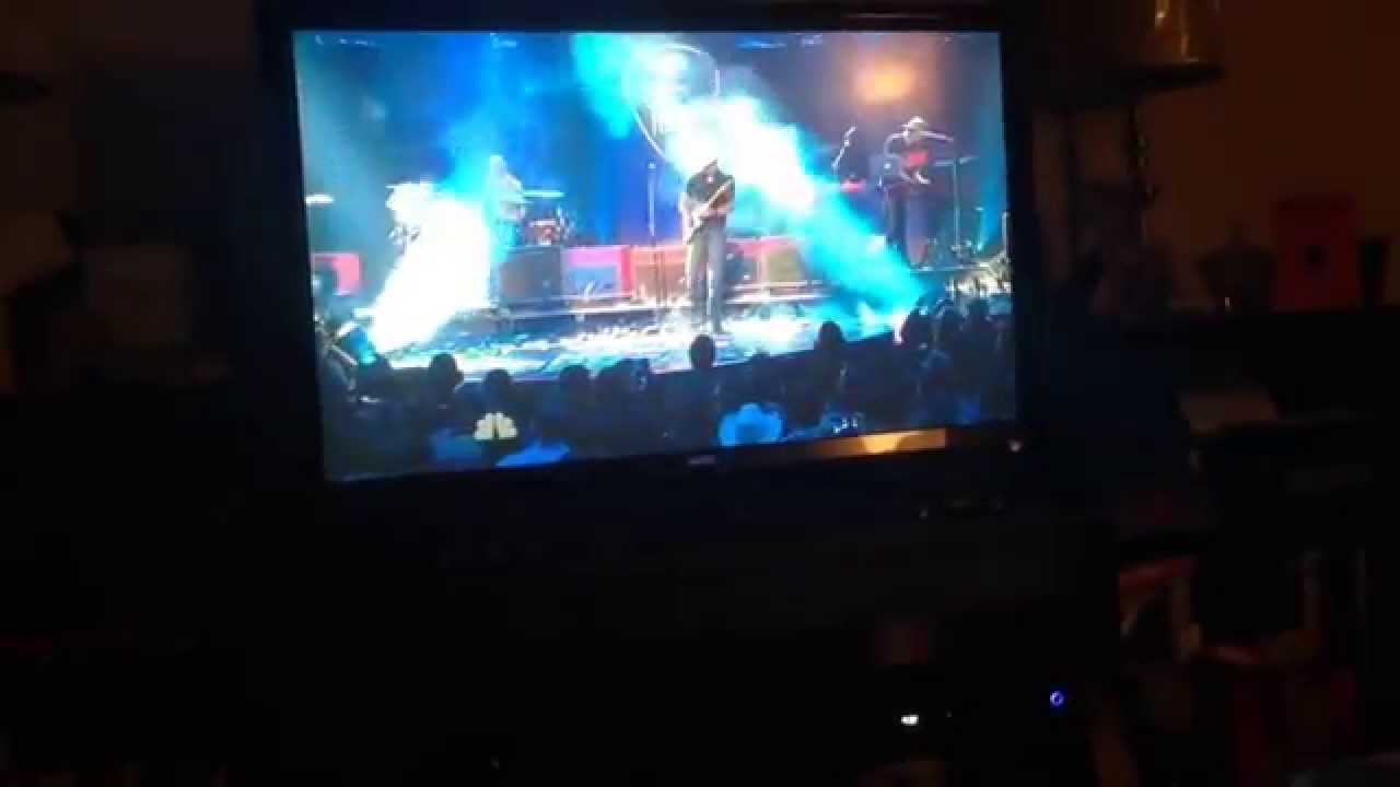 Brad Paisley performing perfect storm - YouTube