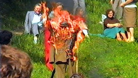 V. Dikinis ir Sovietų kareivio uniformos deginimas Kalnų parke (1989 06 11)