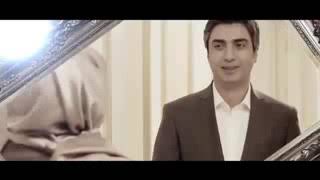 الغنية حزينة الى الام