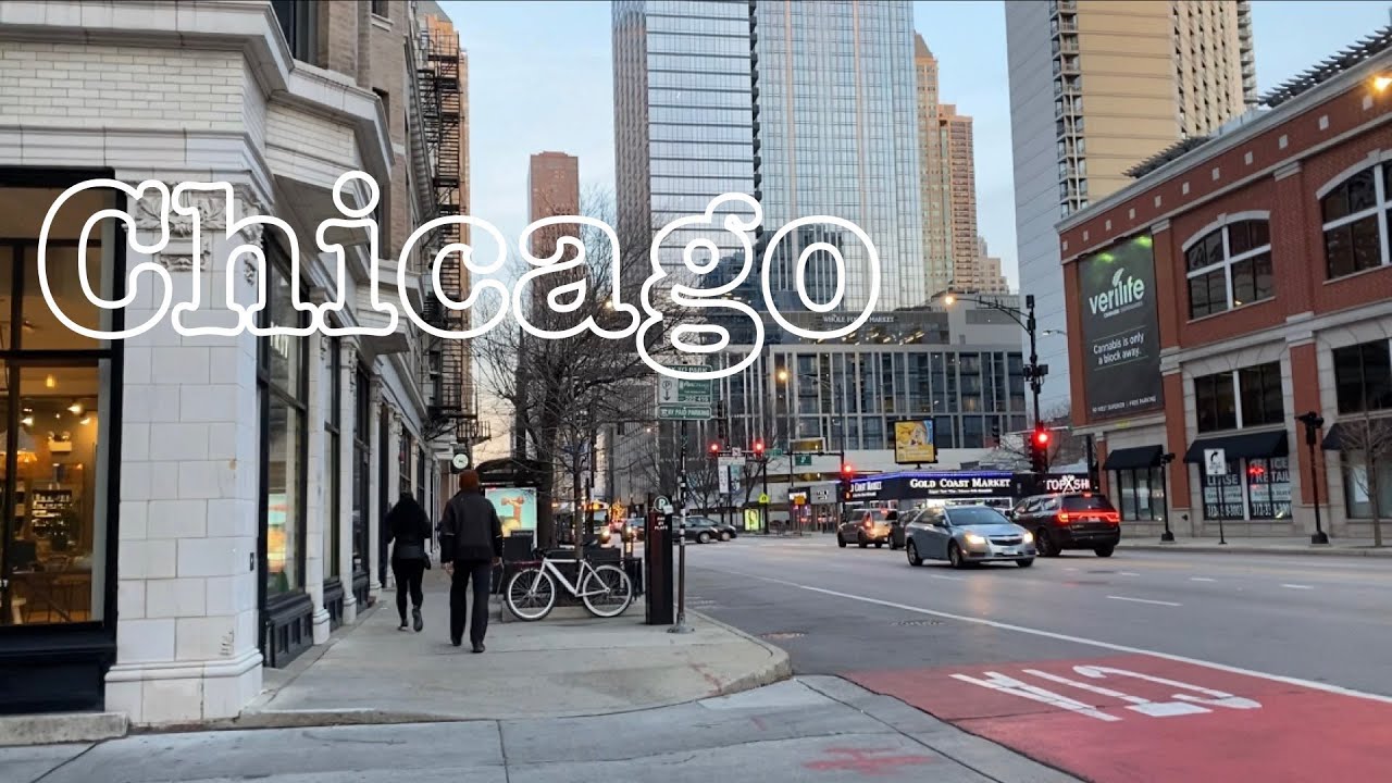 Walking Downtown Chicago Four Streets Mid-Dec 2021