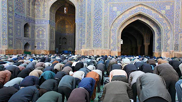 How To Attend a Muslim Friday Prayer Service (Jum’ah)