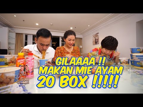 The Onsu Family - GILAAAA !!! MAKAN MIE AYAM 20 BOX !!!