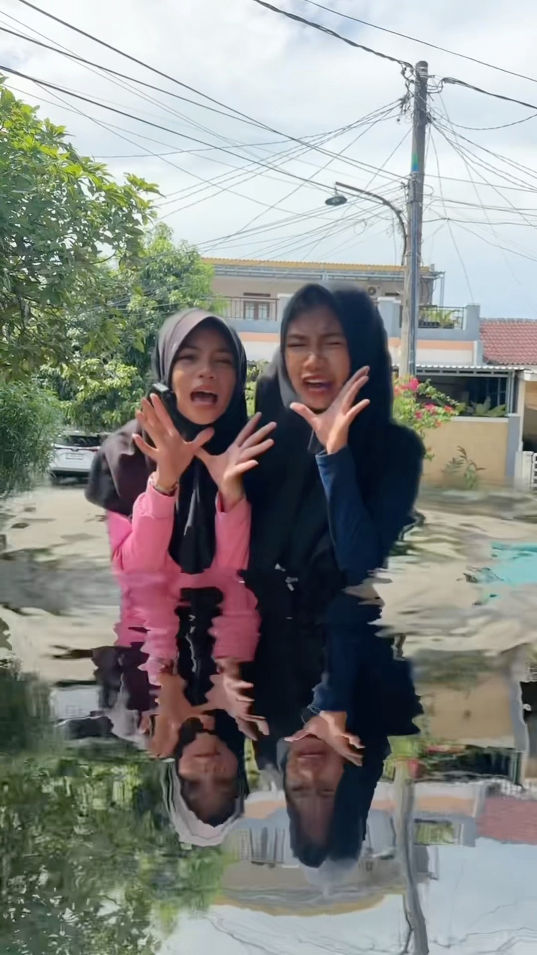 ADA IKAN HIU BESAR DEPAN RUMAH BUNDA DIJAH #shorts