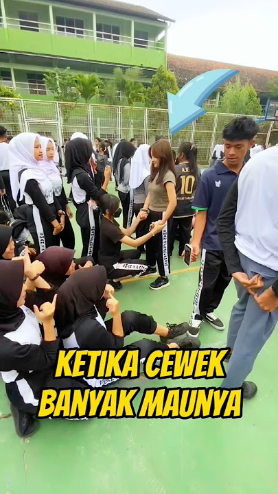 Ada yang bening tapi bukan air 🤣😂 #shorts #anaksma #putihabu #abg #cantik #salfok #olahraga