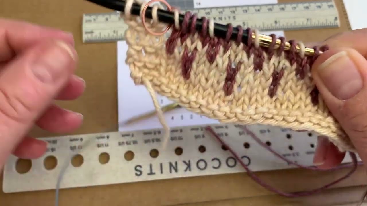 Jacquard à la façon mosaïque au tricot