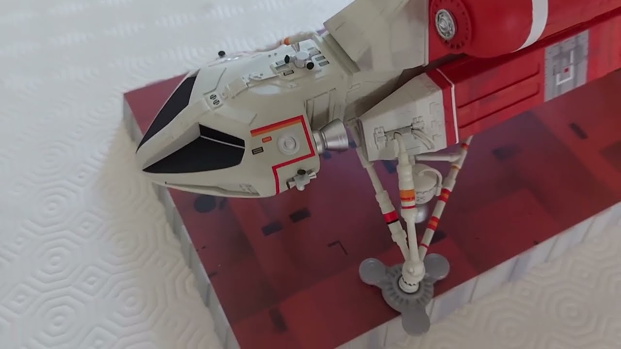 Space 1999 Superswift by Sixteen 12 - YouTube