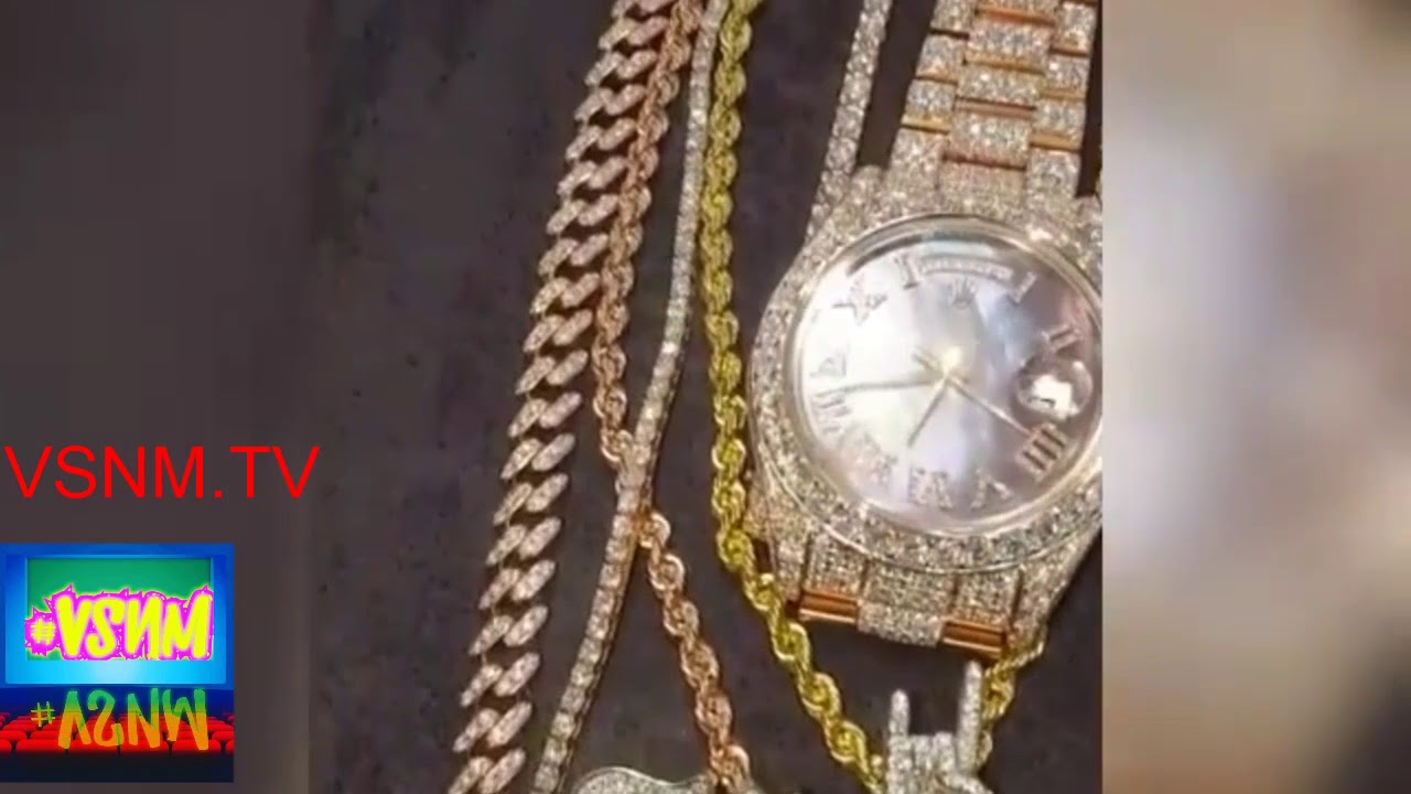 Popcaan Stunts In Rolls-Royce And Icy Jewelry In “Money Speaks