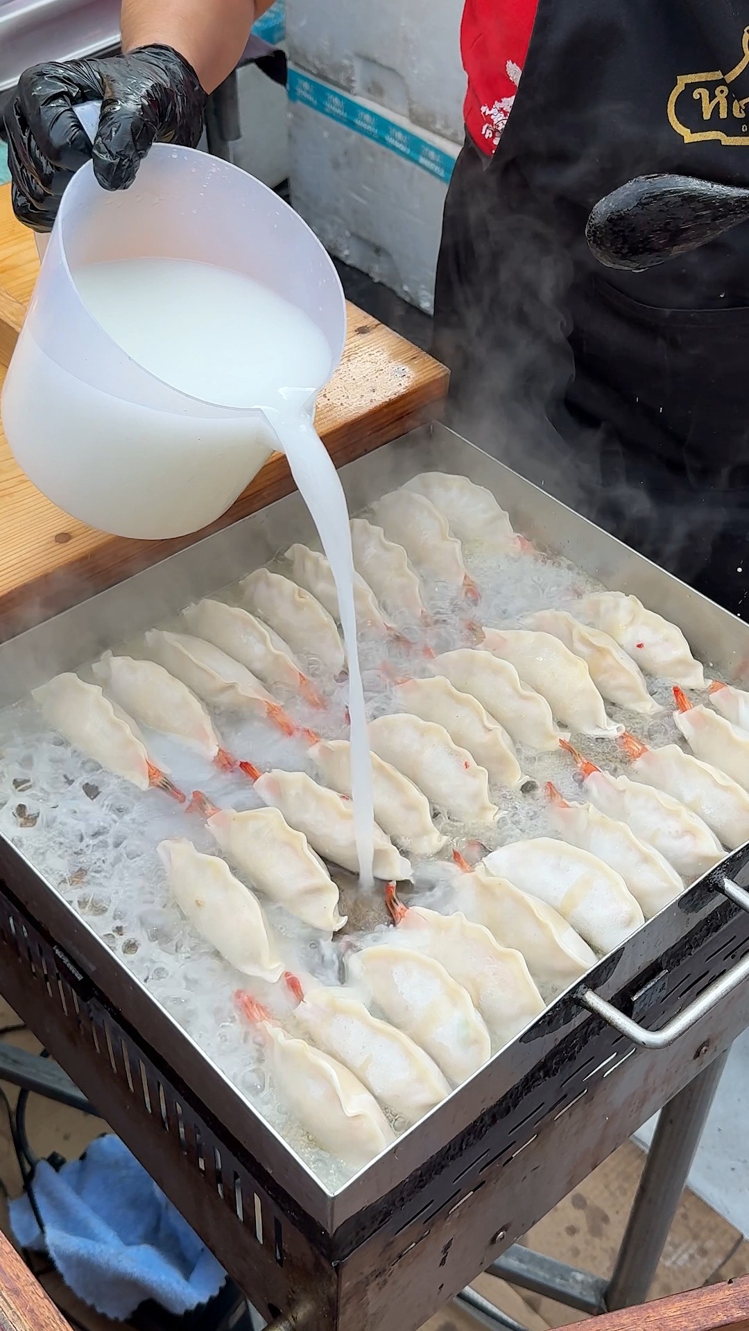 Mouthwatering! Popular Thai Shrimp Dumplings