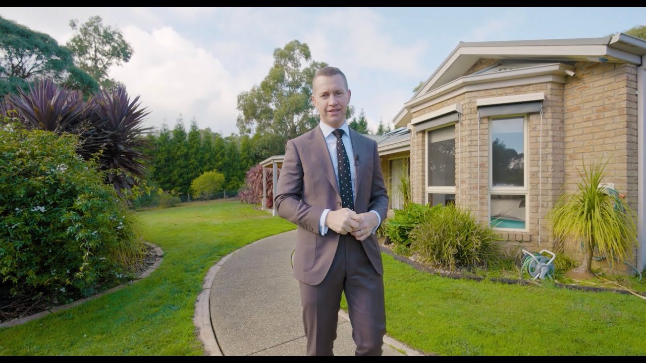 42 White Swan Road, Invermay Damian Larkin 0417 088 755 Ballarat