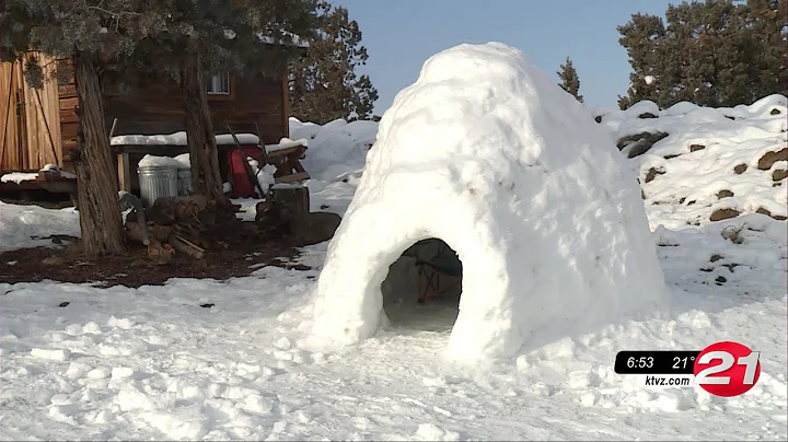 Redmond man builds backyard igloo