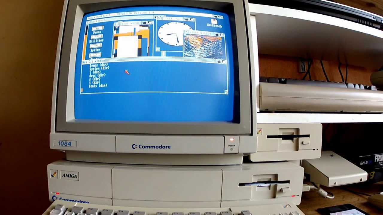 1986 Amiga 1000 booting - YouTube