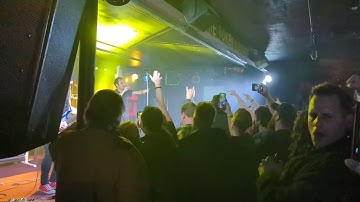 Trapt - Headstrong - Live