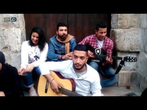 مصر العربية أغنية غرقان لراشد الماجد تجمع الشباب في شارع المعز