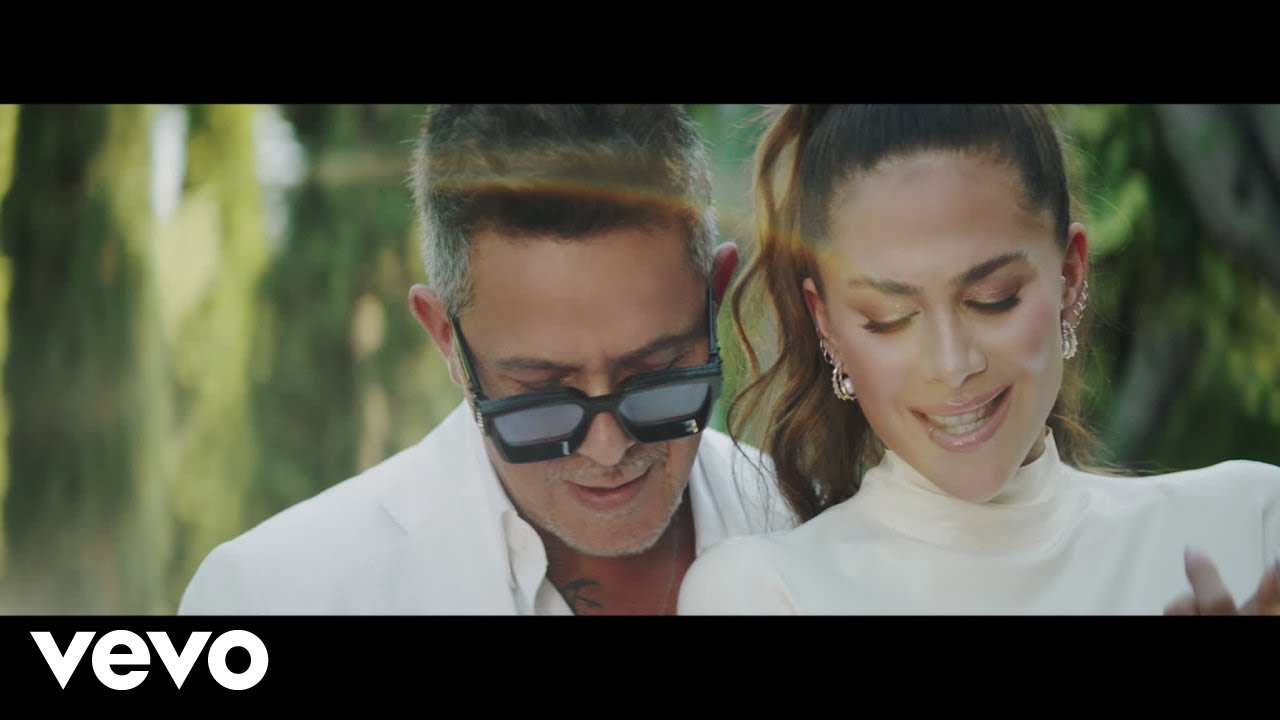 Greeicy Alejandro Sanz   Lejos Conmigo Video Oficial