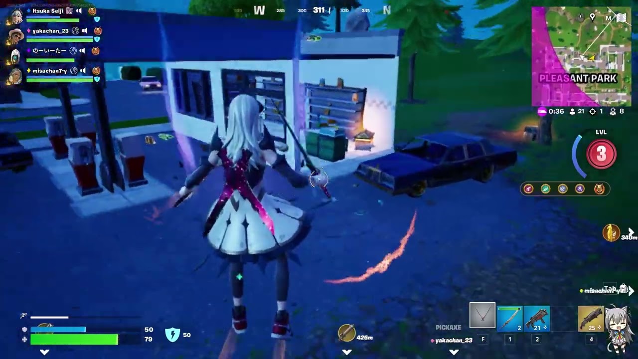 Play Fortnite use Blue Kinetic Blade