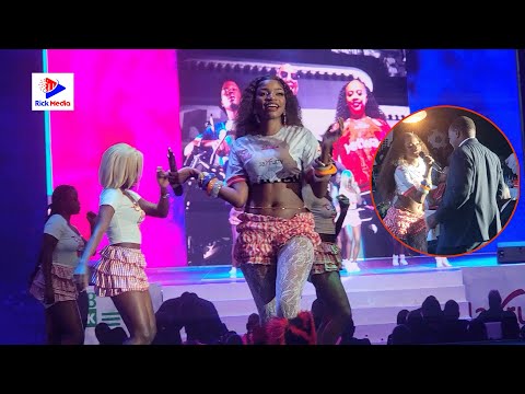 TAZAMA YAMMY Alivyowavunja Watu MBAVU Ukumbini Kwa SHOW Kali