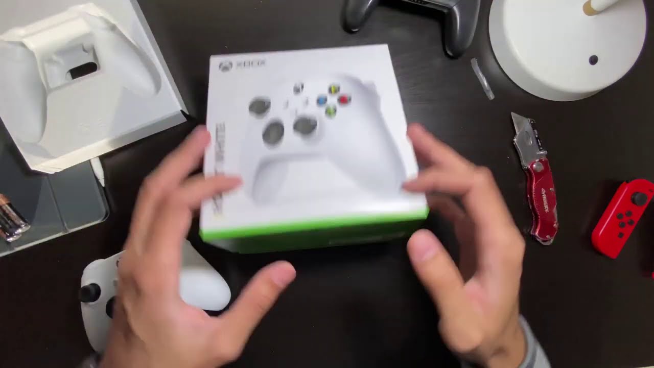 Unboxing Xbox Series XS Controllers 