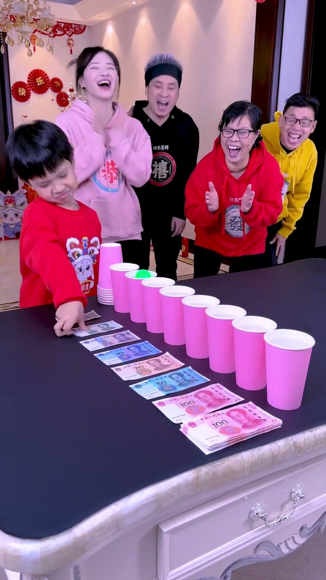 Blowing The Ball Challenge, Win And Get Money#Funnyfamily #Partygames #Challenge #Funny #Shorts